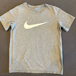 Nike Dri-FIT Gray Short Sleeve T-Shirt - Youth Small